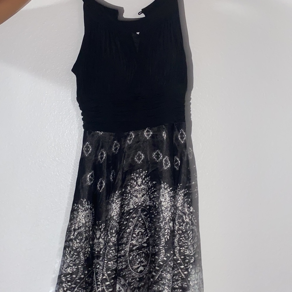 Dress. - Picture 4 of 8